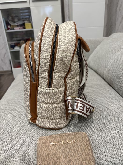 Дамска раница и портмоне