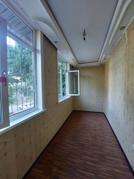 Qora Qamish chimboy maxallada 1xona 2*6 balkon srochna sotiladi.