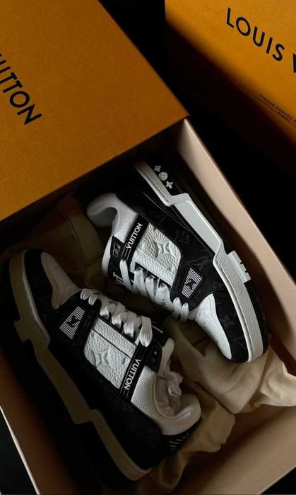 LV сникърси черно и бяло 36-45 номер