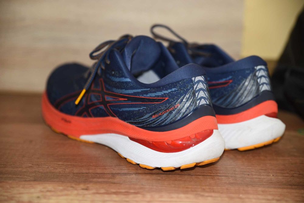 Asics оригинални маратонки 46 номер