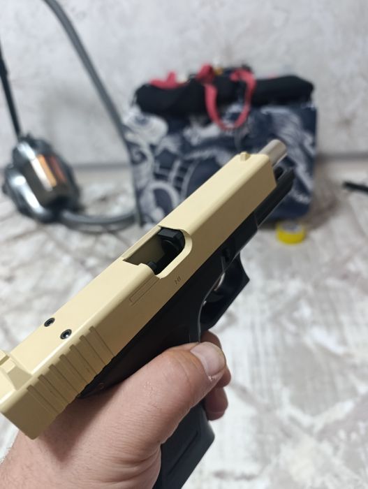 Игрушечный пистолет glock размер 9x19