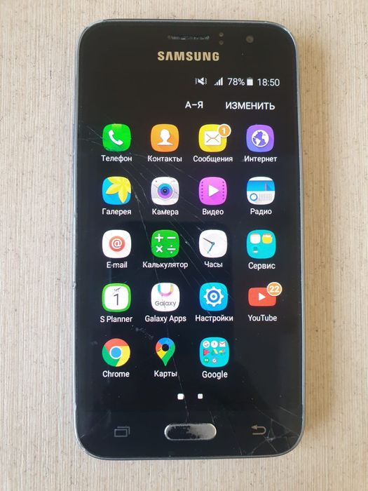 Телефон  Samsung J1