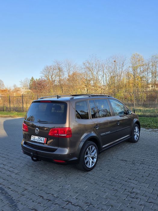 VW Touran Cross 2.0 tdi Pano/Led/ParkAssist/7locuri An 2015 Vw Touran