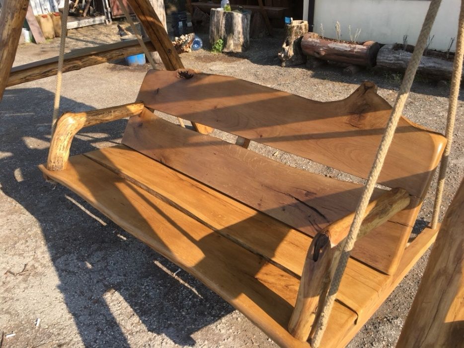 Градинска люлка. Изряботена от естествени материали