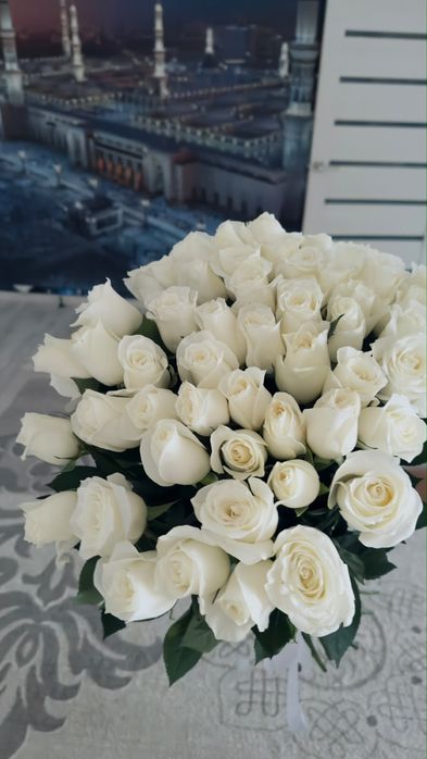 Букет белые розы 51 шт