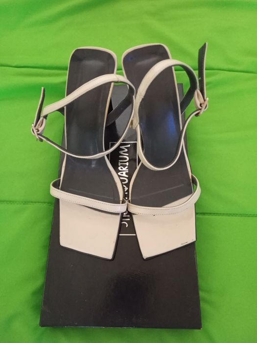 Летни обувки запаени 37 номер общо  за  60 лева