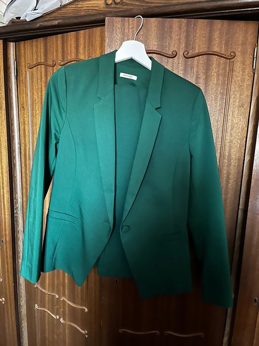 Костюм Orsay, панталон и сако в прекрасен зелен цвят