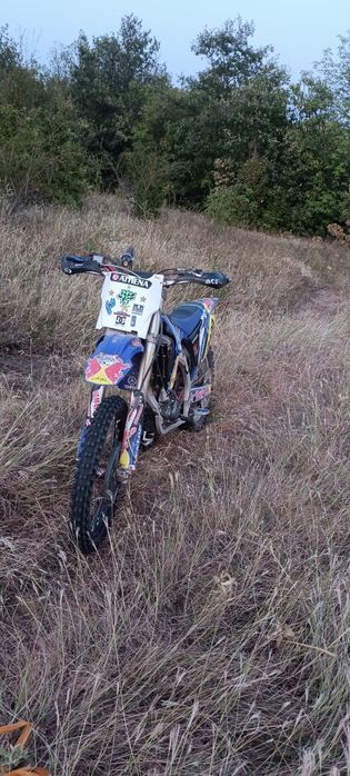 Yamaha yzf   250.  an fabricatie  2009