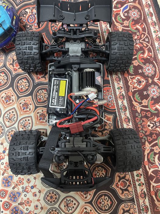 машинка на радио уравлении