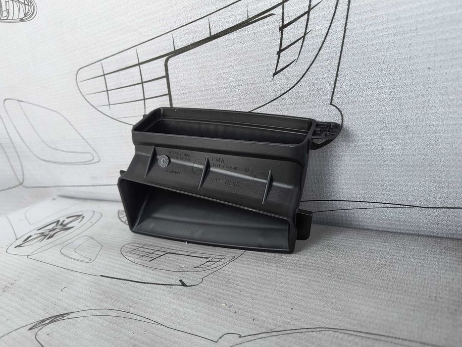 Deflector / Ghidaj Aer Bara Față Dreapta BMW Seria 1 E81 E82 E87 E88 2012 / 2007-2014 Cod OEM 13717547591 (5C2)