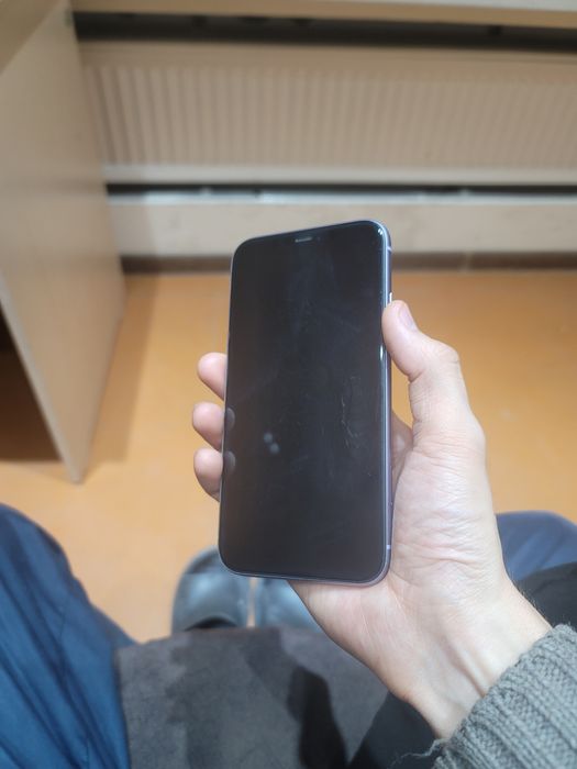 IPhone 11 64 Gb karobka dokument