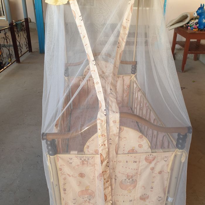 Tezda sotiladi, bollar mebili 650000 sum