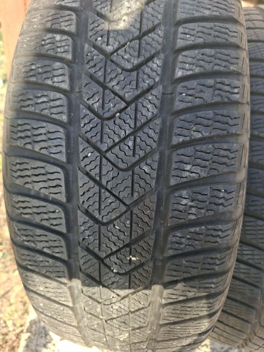 Продам шины 215/50/18 пирелли
