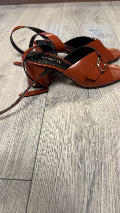 Sandale piele lacuita Musette