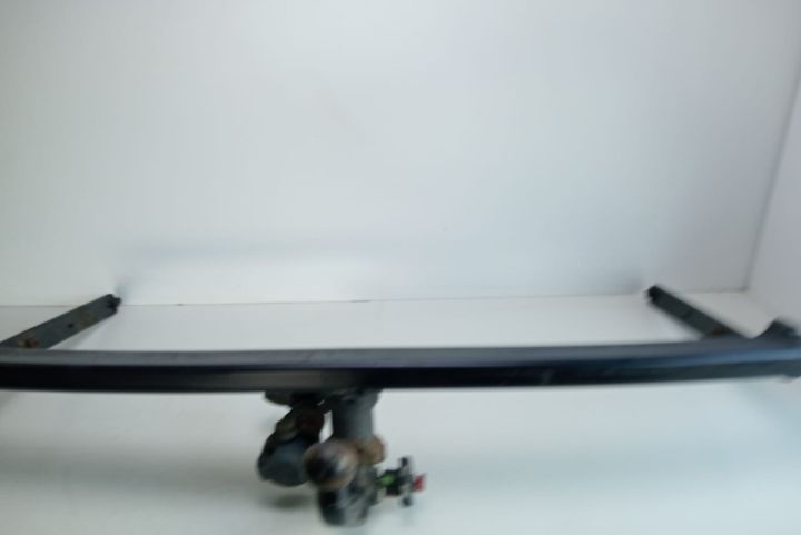 Carlig remorca 1K5803881A Volkswagen VW Jetta a 5-a generatie seria