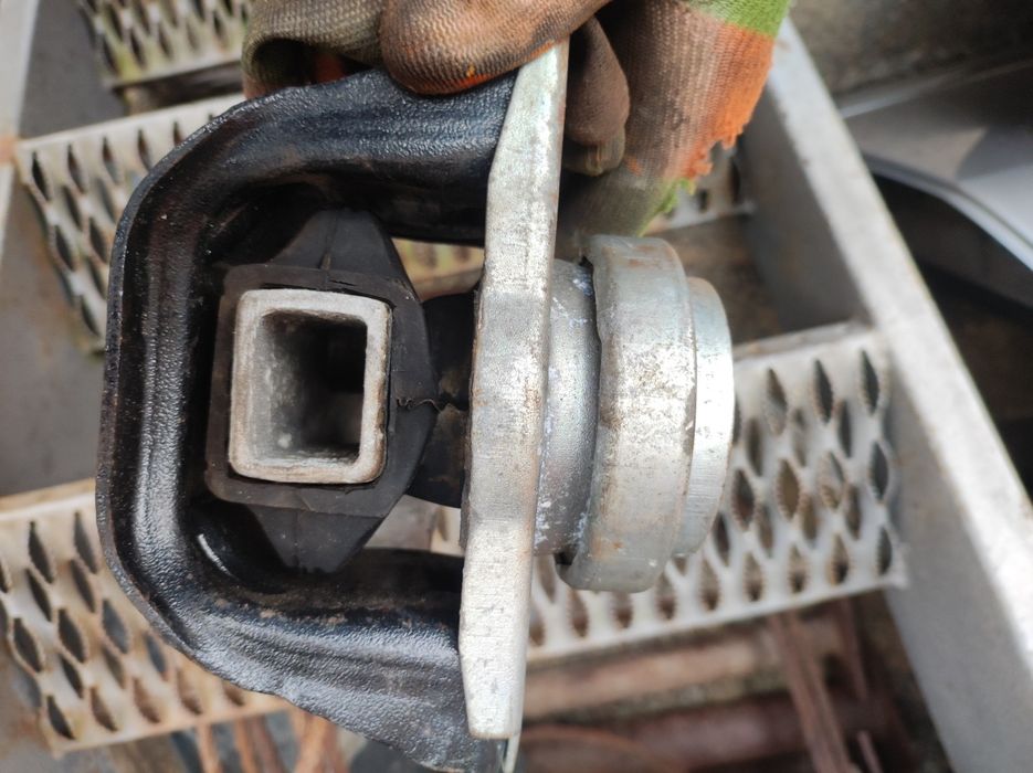 Горен тампон двигател за Пежо-308,2.0HDI-140к.с.