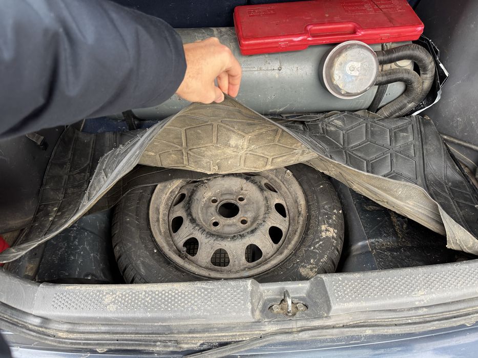 Mazda 323 F, на ГАЗ