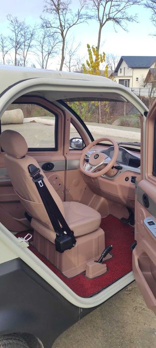 Vând mașină electrică RDB Q7 viteză 25 km/h fără permis de conducere