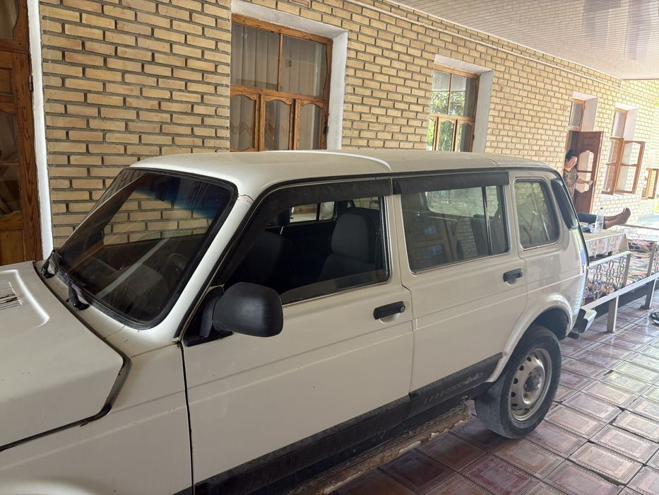 Lada niva legend