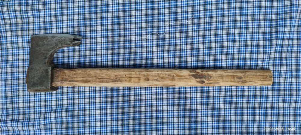 Бригадирска брадвичка с кози крак