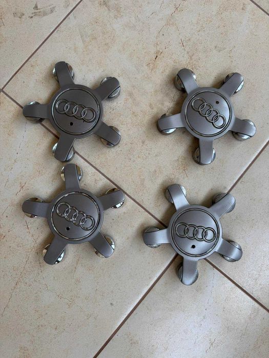 Audi Ауди капачка за джанта с номер 8r0601165 само за 20Eur.