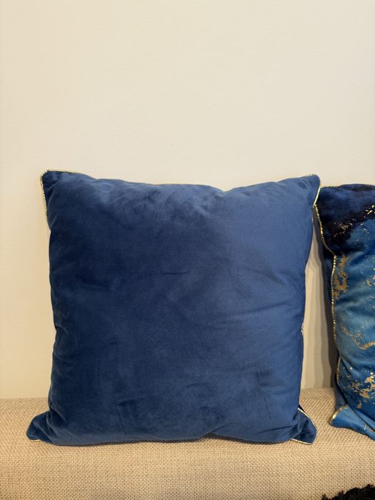 Син мрамор възглавнички