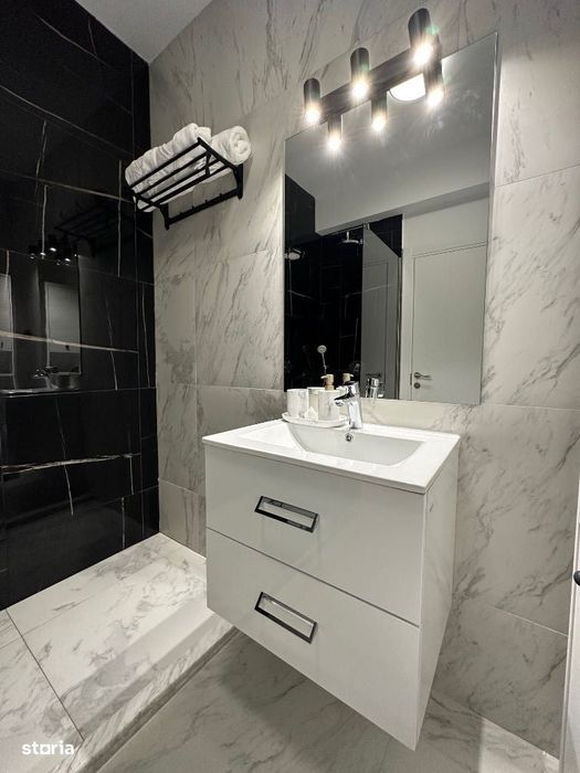 2 cam lux | zona cluburilor/opera| comis 0 |250m de plaja | investitie