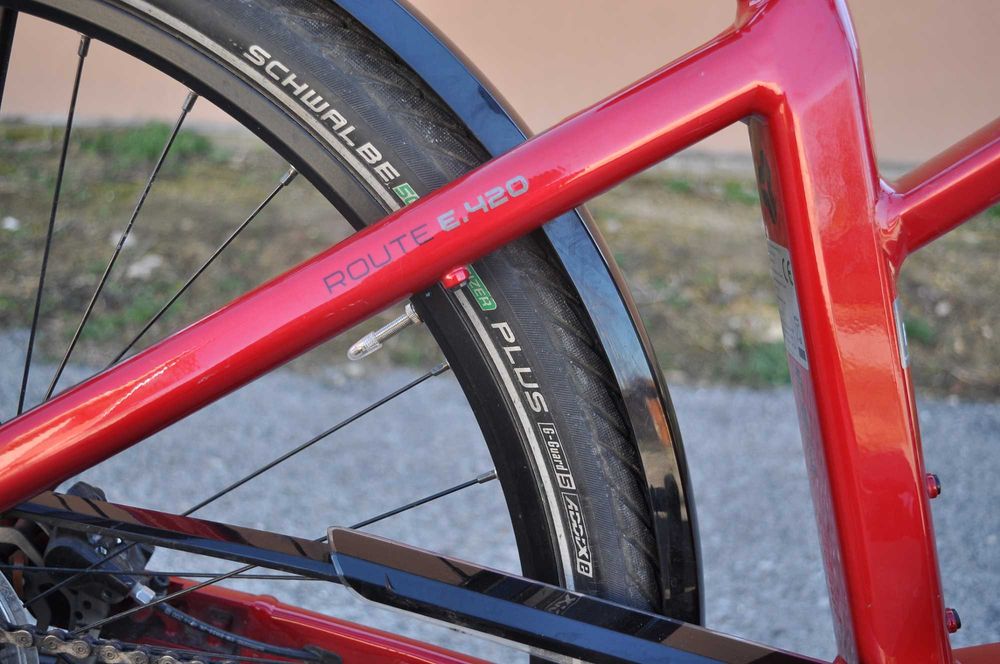 Carver Route E.420- 28 цола- електрически велосипед