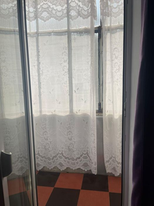 Vând garsonieră zona M-uri !