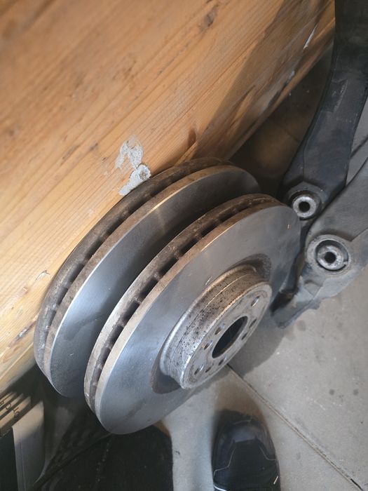 Продавам дискове w164