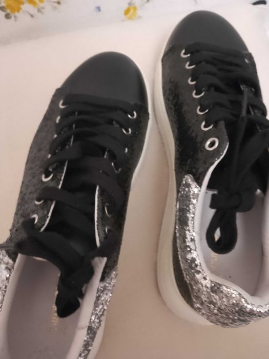 Emporio Armani нови сникърси с брокат