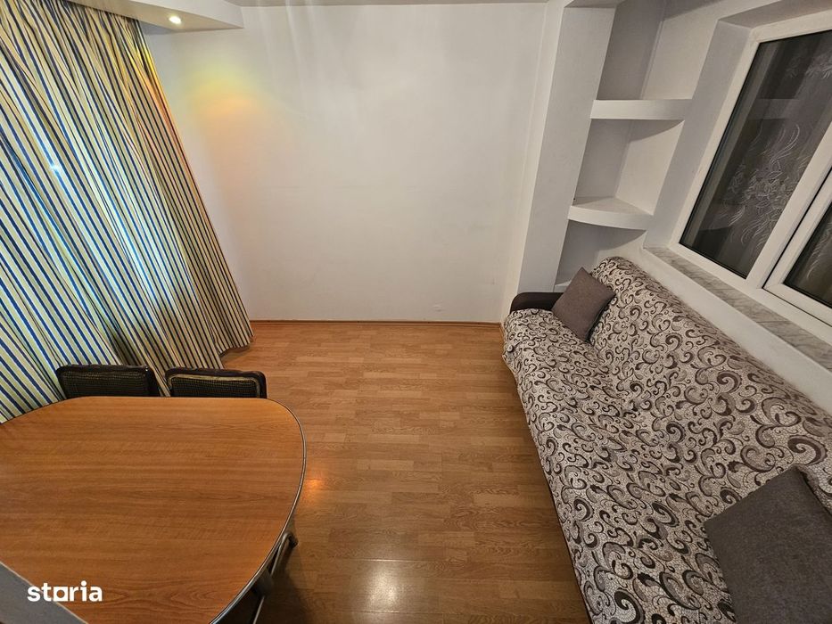 Apartament cu 4 camere, balcon MOBILAT , UTILAT , zona Nae Leonard