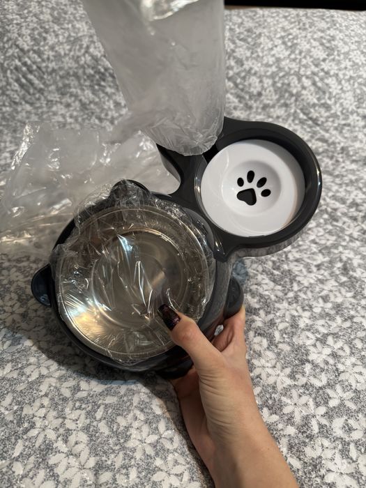 Кормушка для кошек и собак