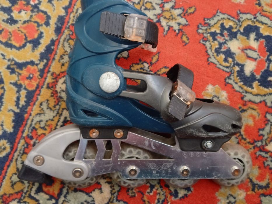 Продам роликовые коньки