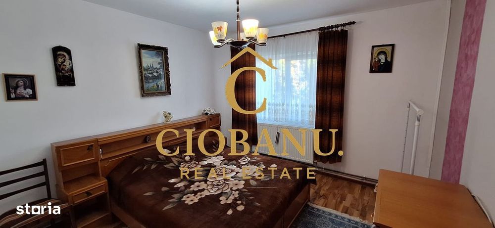 Apartament De Vanzare Etaj 2/4 Decomandat Zona 1 Mai