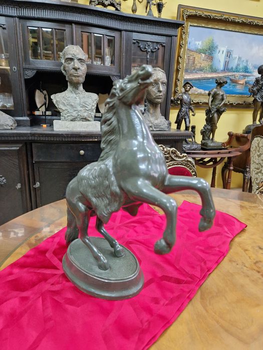 Прекрасна антикварна френска метална фигура статуетка пластика