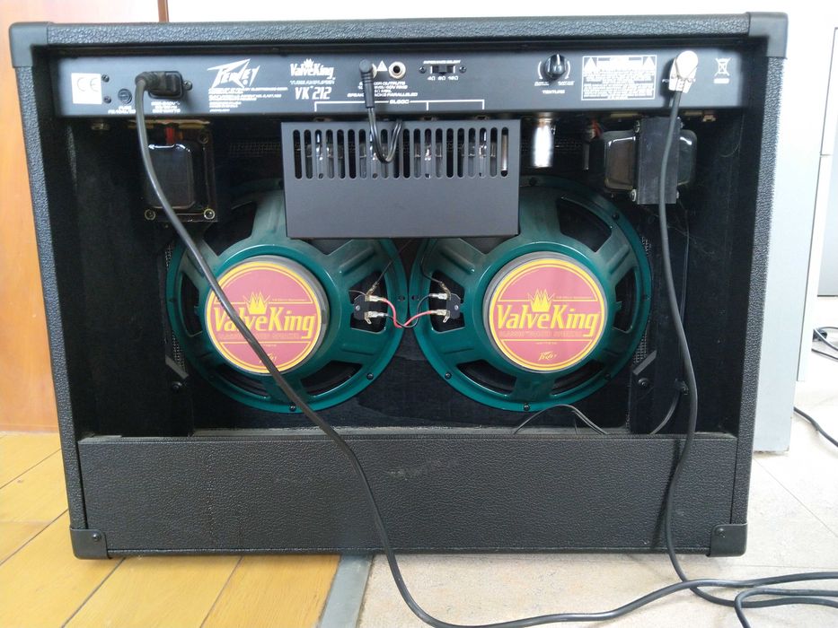 Лампово комбо Peavey ValveKing 212 (100W) + Оригинален фуутсуич Peavey (2 бутона)