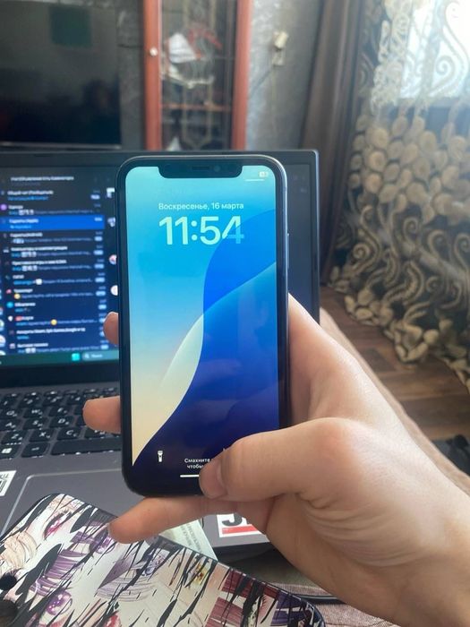 iPhone 11 в отличном состоянии