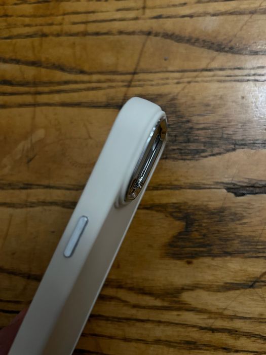 кейсове за iPhone 14 - бежов и прозрачен