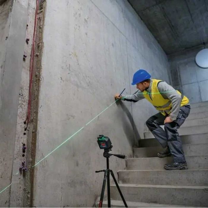 lazerniy uroven BOSCH GLL 2-20 G Lazer Лазерный уровень