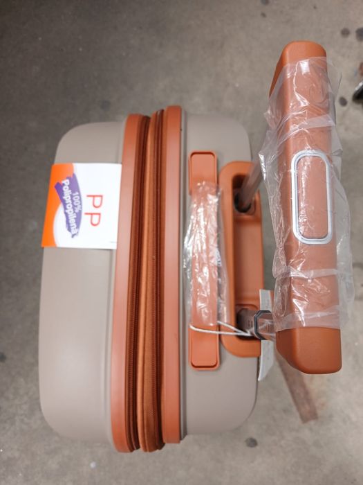 Valiza/Troler potrivita pentru calatorii.