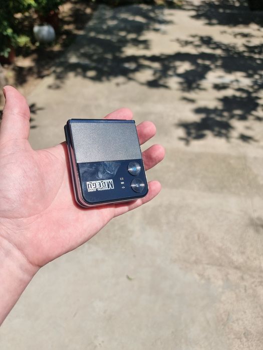 Samsung Flip 4 kno'pkaliy versiyasi