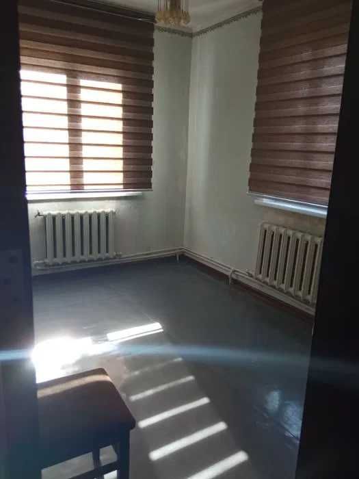 Продается массив Себзар 2/9/9  Ориентир НБУ банк 60м2