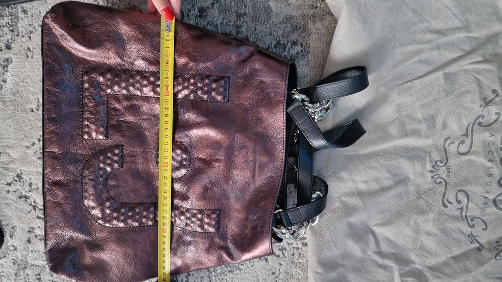 Geanta de umar Liu Jo.