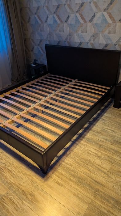 Тапицирана спалня 160/200 с подматрачна рамка