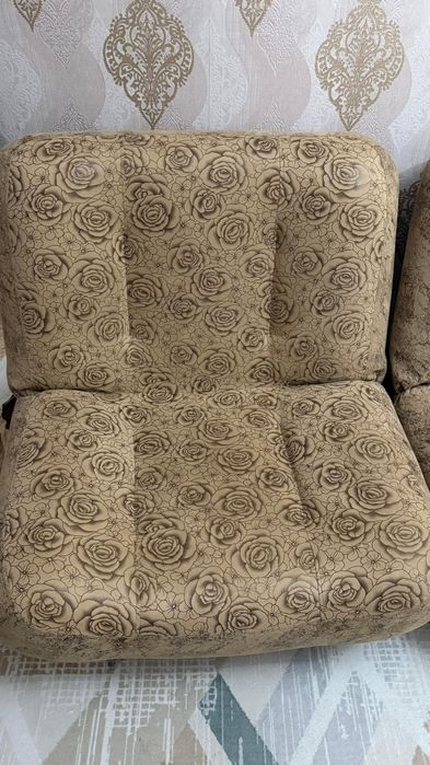 Диван для дома в хорошем состоянии