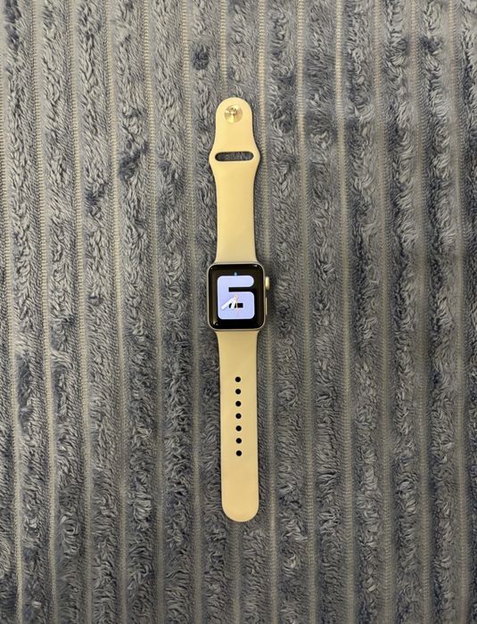 Продам Apple Watch Series 3