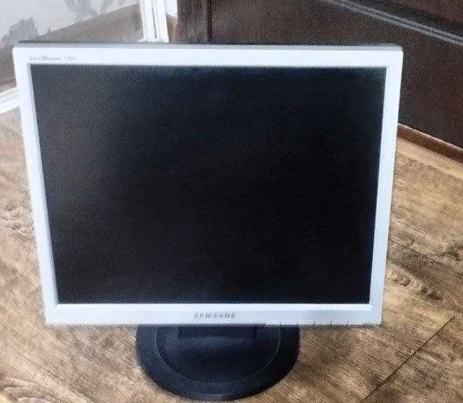 Продаётся рабочий компьютер, подойдёт для учёбы и работы, для игр