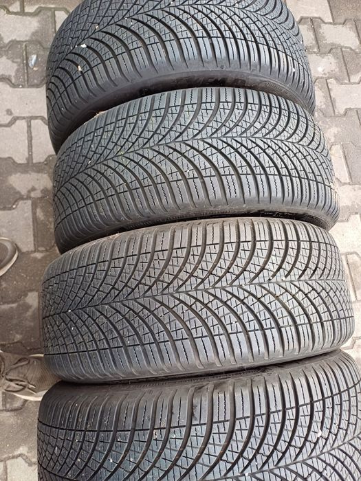 Гуми 225/45/17 Гудиар