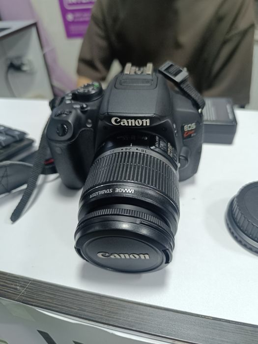 Canon camera sotiladi